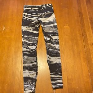 Lululemon Athletica, Size 4 (US XS)